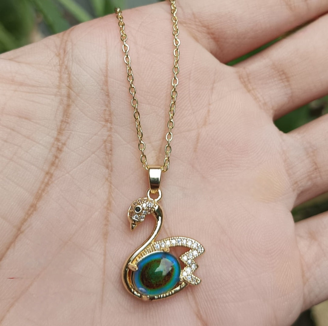 The Royal Aura Iridescent Chain